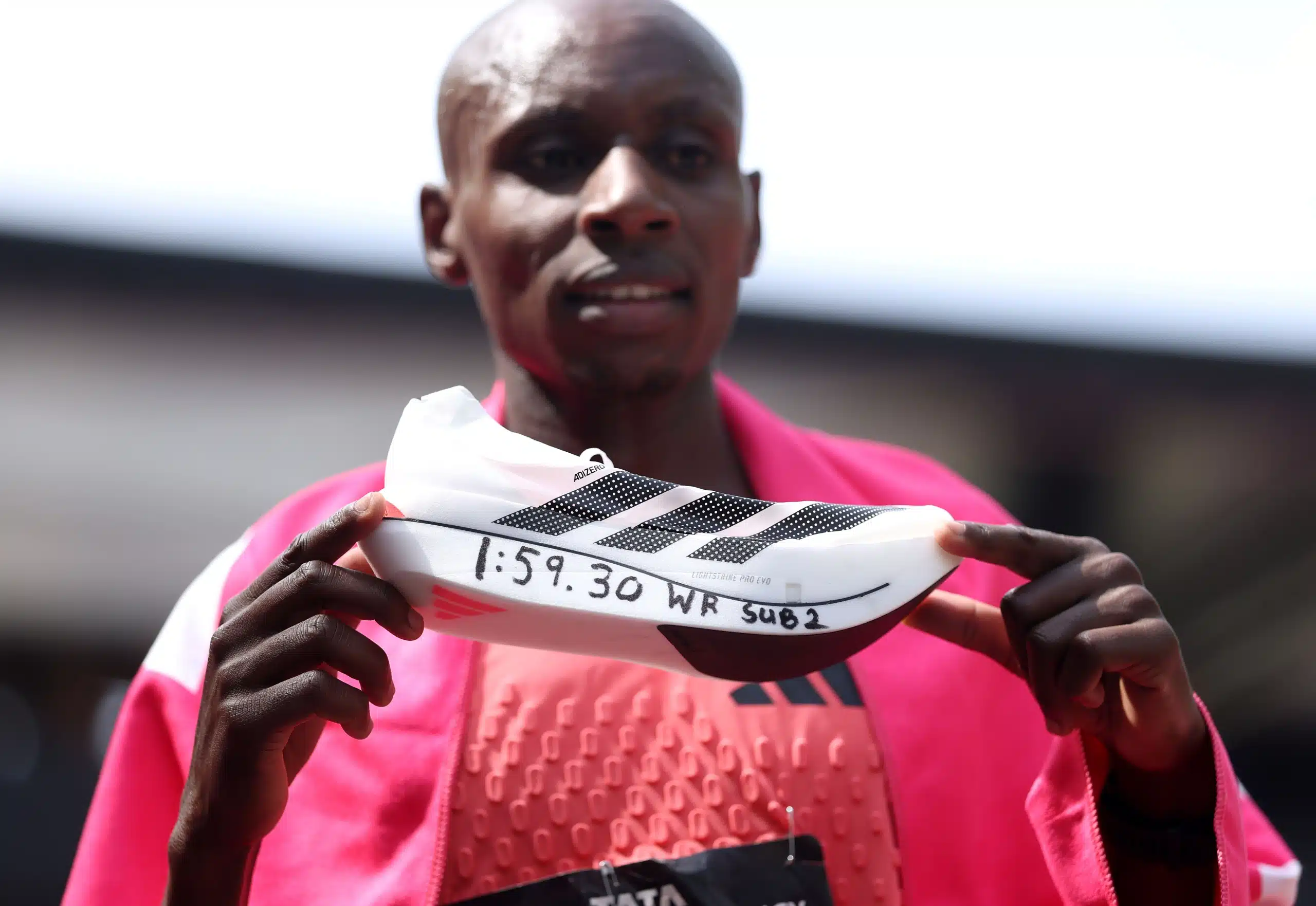Sabastian Sawe avec Adidas Adizero Adios Pro Evo 3, record marathon