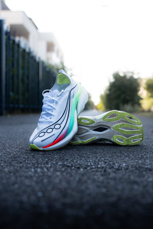 Chaussures Saucony Endorphin Elite 3, running