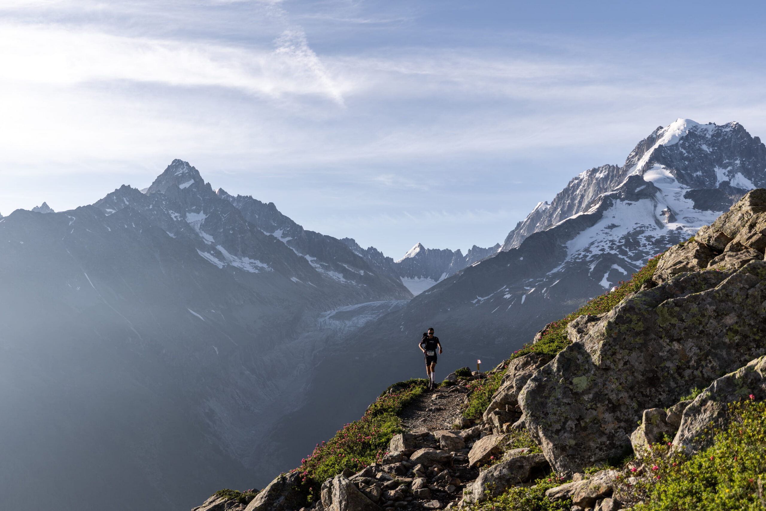 Traileur sur sentier alpin, 90km Marathon du Mont-Blanc