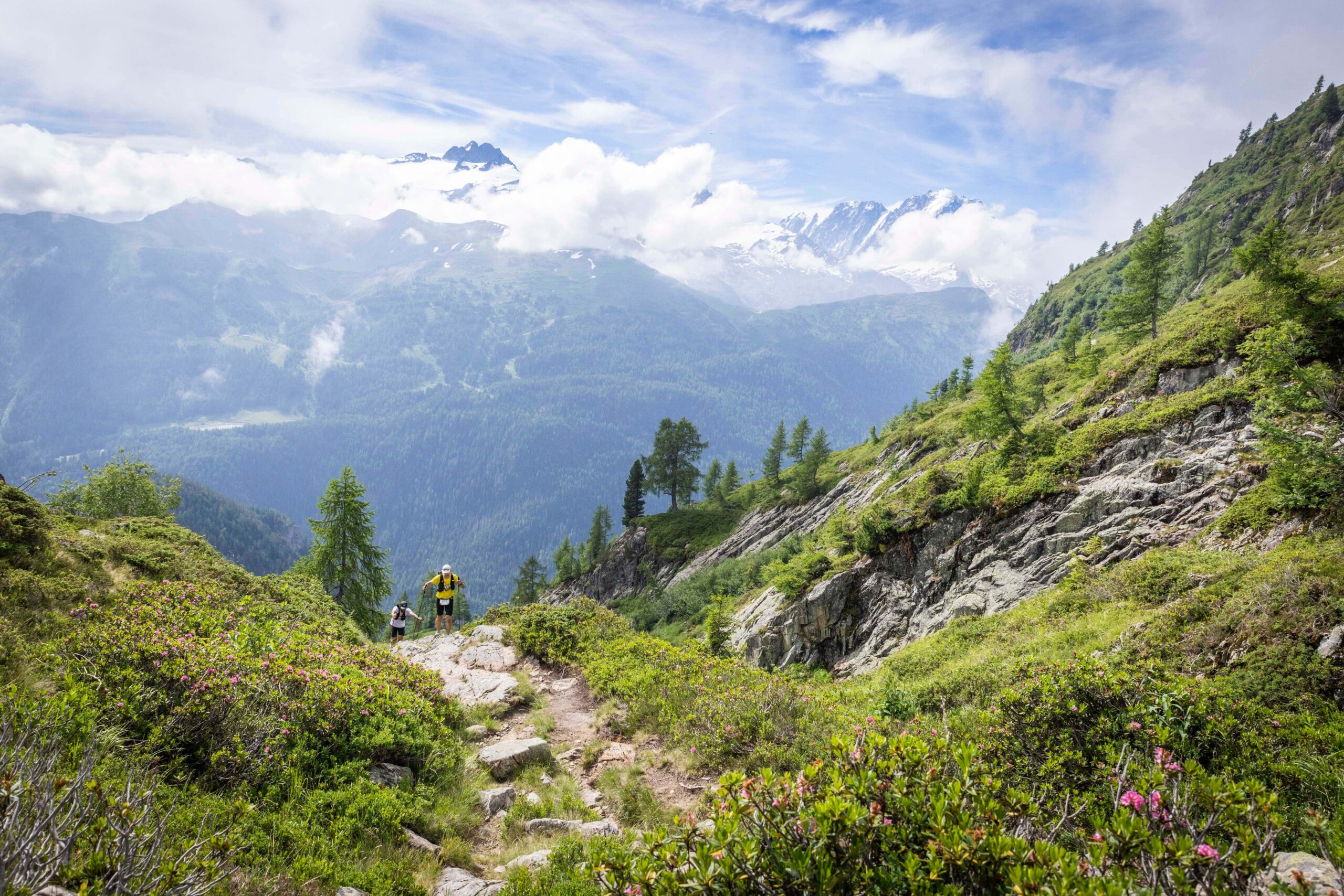Coureurs sur le 90km du Marathon du Mont-Blanc