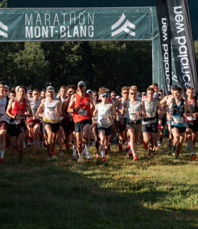 Départ des coureurs du 23km, Marathon du Mont-Blanc, trail running