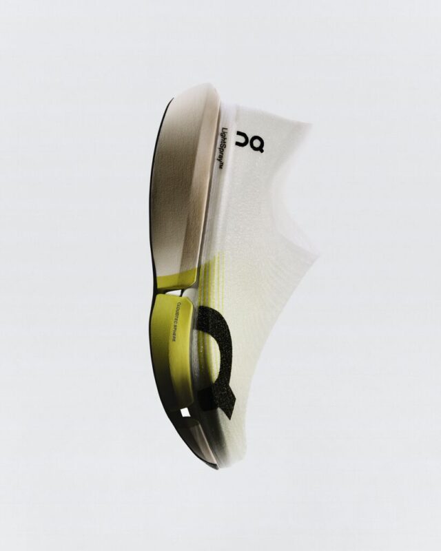 Create Small JPG-fw26-run_brand_build-pr-product_still-studio_kv_cloudboom_strike_2_ls_white_lime-cmyk-07
